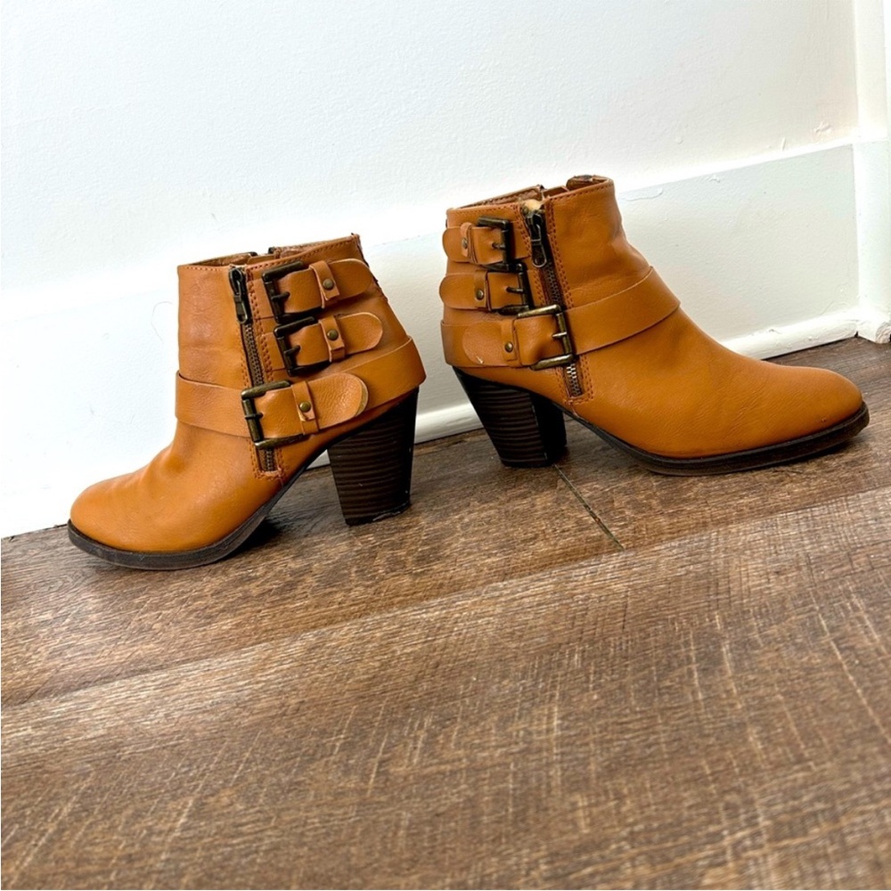 Women’s Cathy Jean Booties Tan 3 Buckle - Size 7.5 - Picture 15 of 15
